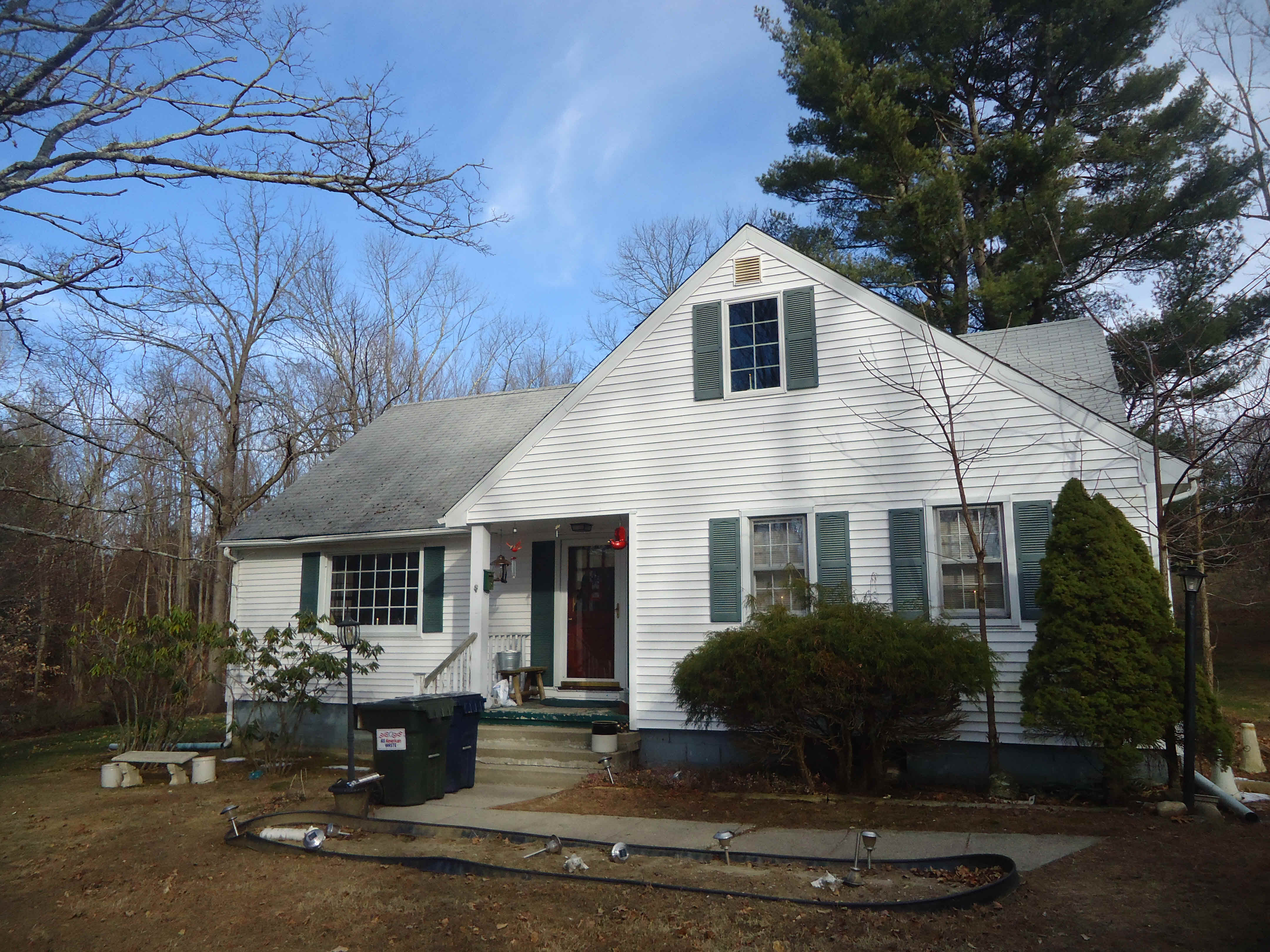 Building photograph for 33 SARAH SANFORD RD WEST